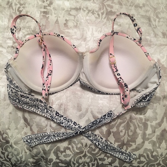 super cute bikini top - Picture 3 of 3